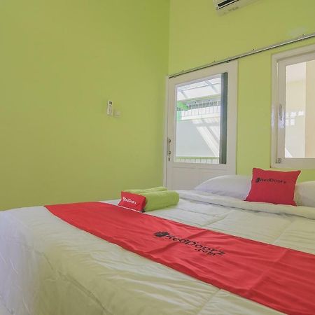 Reddoorz Syariah Near Museum Wisma Karya 梳邦再也 外观 照片