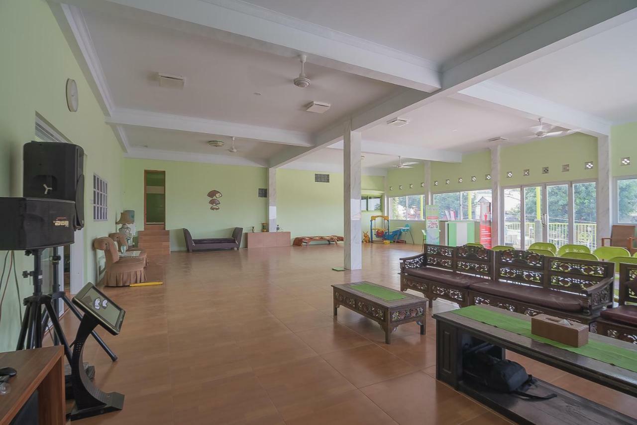 Reddoorz Syariah Near Museum Wisma Karya 梳邦再也 外观 照片