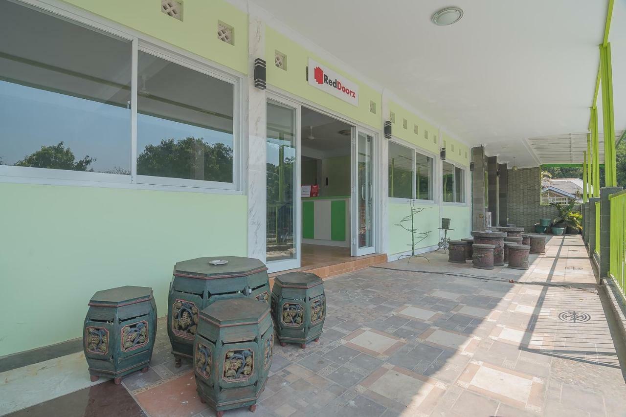 Reddoorz Syariah Near Museum Wisma Karya 梳邦再也 外观 照片